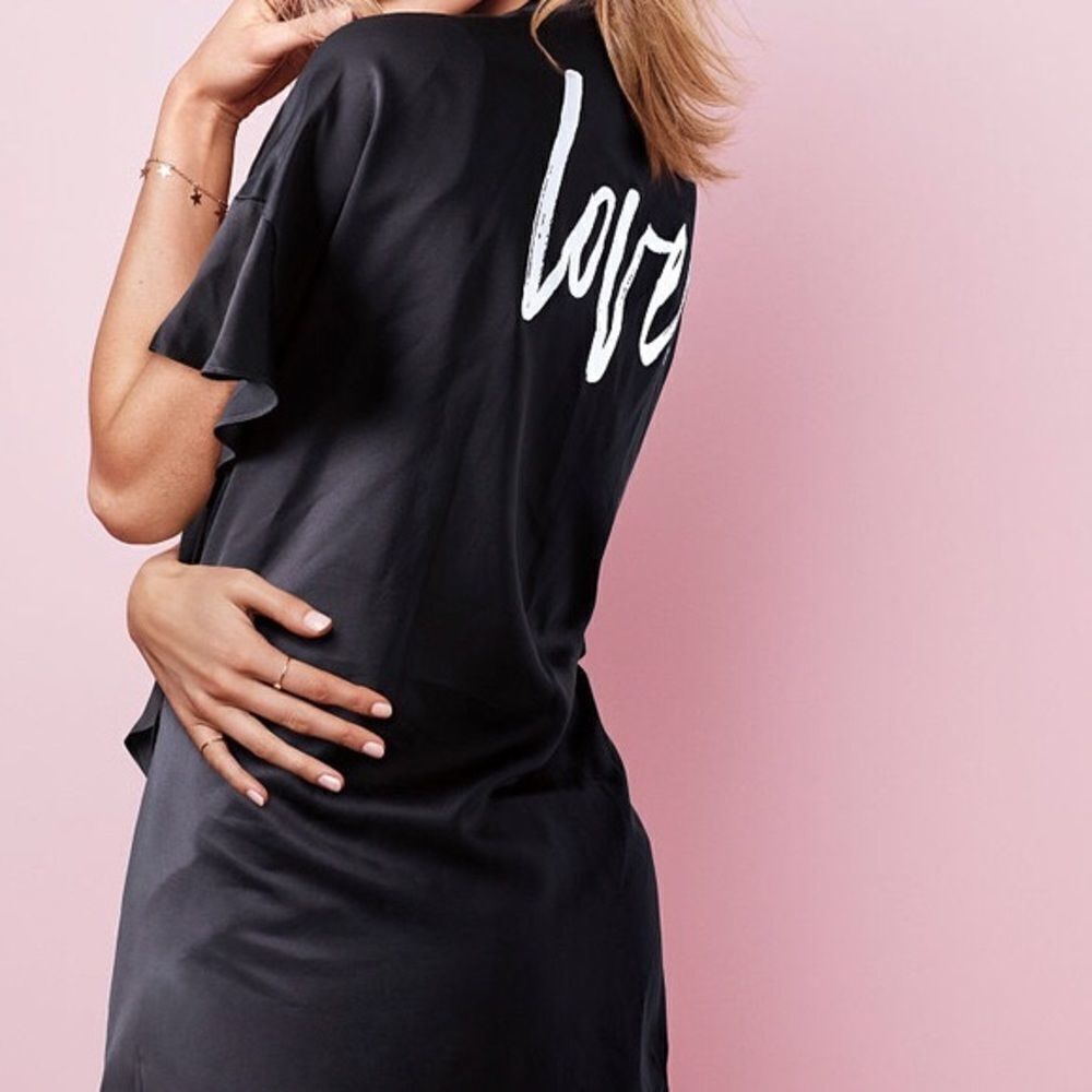 New ❤️ victoria Secret love kimono